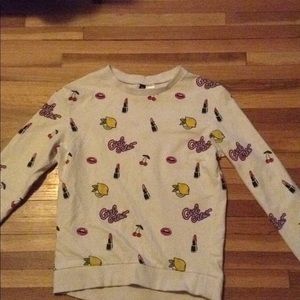 A H&M women's divided sweatshirt